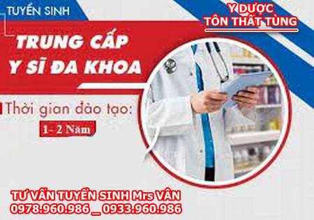 Học phí trung cấp y sĩ đa khoa bao nhiêu?