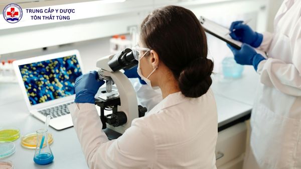 có nên học xét nghiệm y học