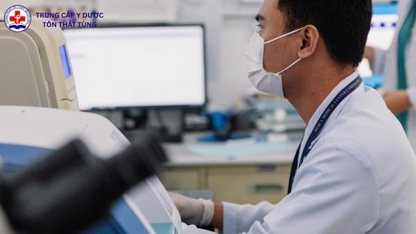 có nên học xét nghiệm y học